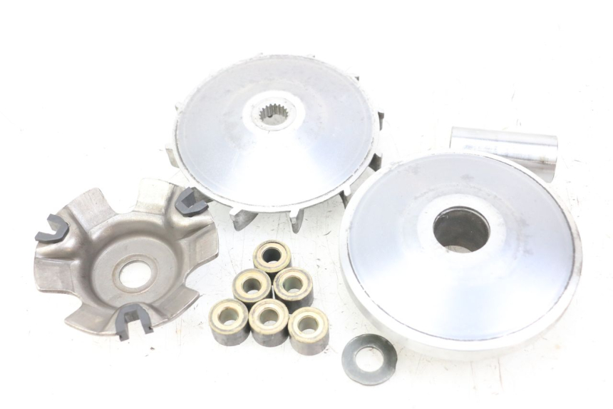 photo de VARIADOR GOES WIKI 125 (2010 - 2015) - Detalles de los puntos de fijación