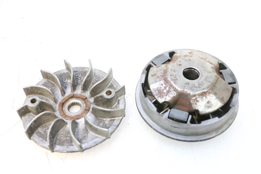 photo de VARIADOR SYM GTS EVO 125 (2009 - 2013) - Primer plano técnico