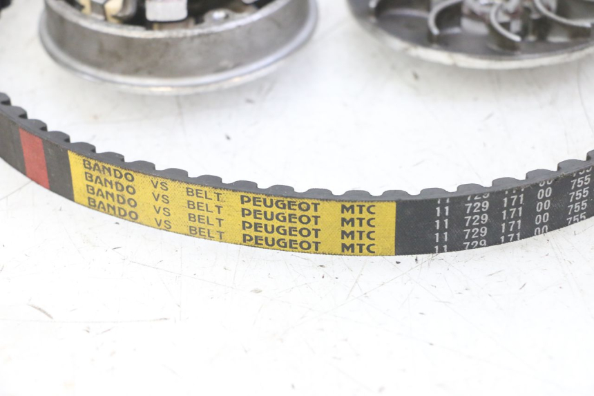 photo de VARIADOR PEUGEOT JET FORCE CARBU 50 (2003 - 2016) - Detalle de la pieza