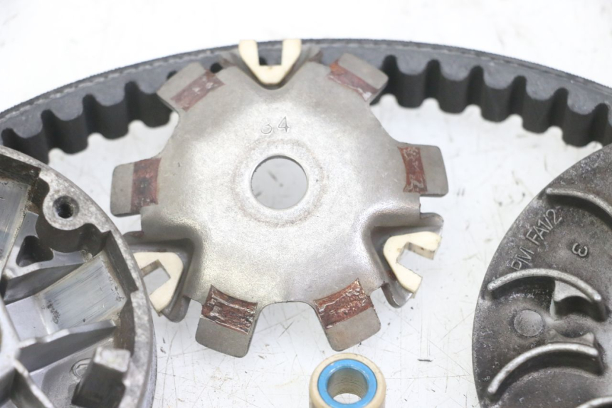 photo de VARIADOR PEUGEOT JET FORCE CARBU 50 (2003 - 2016) - Otra vista del artículo