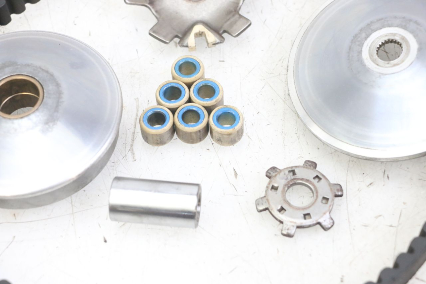 photo de VARIADOR PEUGEOT JET FORCE CARBU 50 (2003 - 2016) - Otra perspectiva