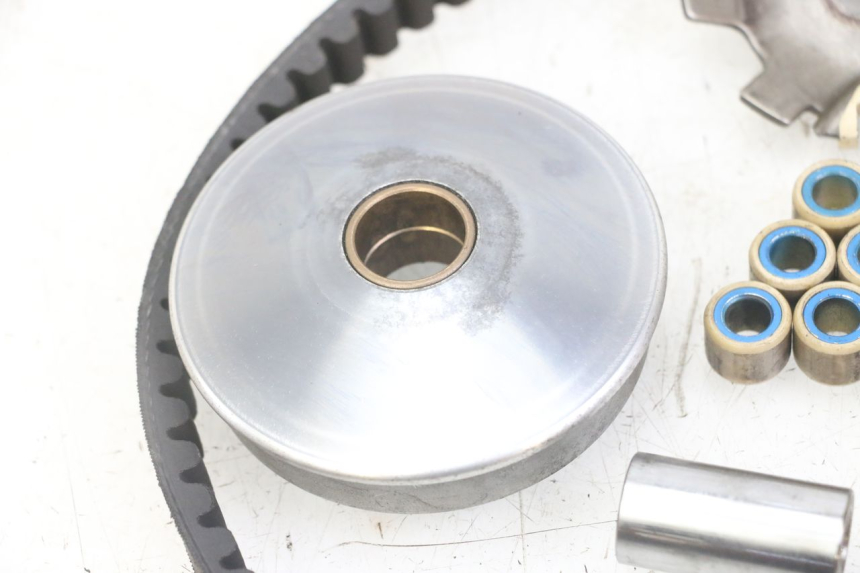 photo de VARIADOR PEUGEOT JET FORCE CARBU 50 (2003 - 2016) - Primer plano técnico