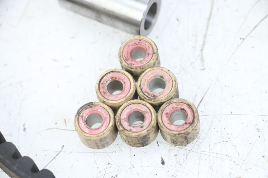 photo de VARIADOR PEUGEOT KISBEE 2T 50 (2018 - 2022) - Zoom sobre los componentes