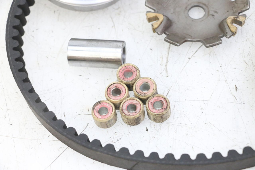 photo de VARIADOR PEUGEOT KISBEE 2T 50 (2018 - 2022) - Detalles de los puntos de fijación