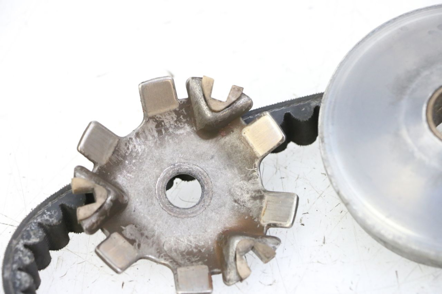 photo de VARIADOR PEUGEOT KISBEE 2T 50 (2010 - 2017) - Zoom estado de uso