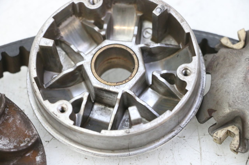 photo de VARIADOR PEUGEOT KISBEE 2T 50 (2010 - 2017) - Primer plano de alta resolución