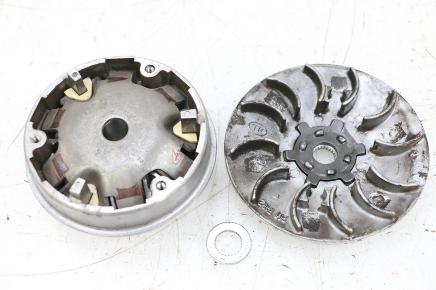 photo de VARIADOR PEUGEOT KISBEE 2T 50 (2010 - 2017) - Detalle de la pieza