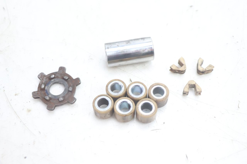 photo de VARIADOR PEUGEOT KISBEE 2T 50 (2010 - 2017) - Detalles de los puntos de fijación