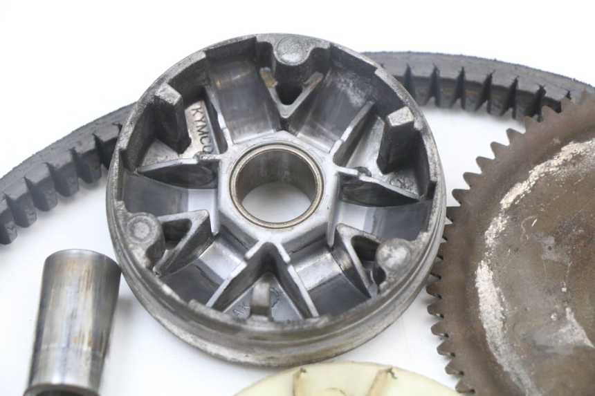 photo de VARIADOR PEUGEOT KISBEE 4T 50 (2018 - 2022) - Zoom estado de uso