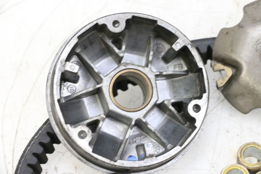 photo de VARIADOR PEUGEOT KISBEE 4T 50 (2018 - 2022) - Otra vista del artículo