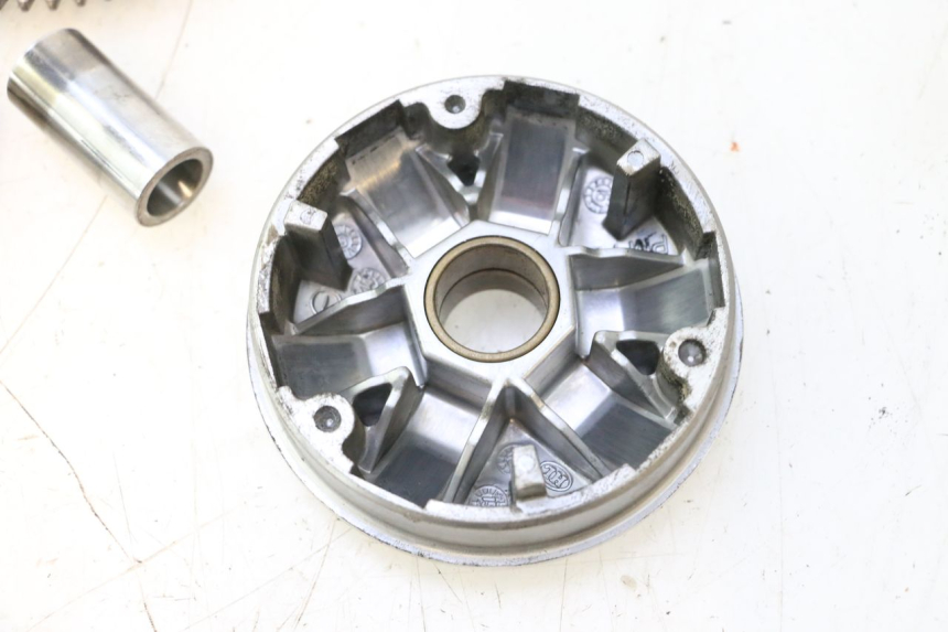 photo de VARIADOR PEUGEOT KISBEE 4T 50 (2010 - 2017) - Zoom estado de uso