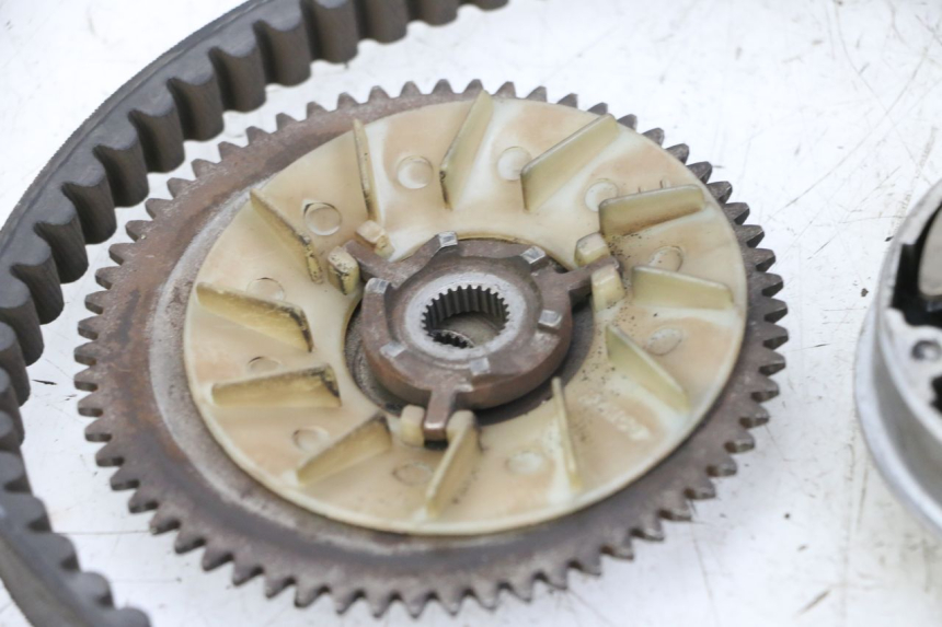 photo de VARIADOR KYMCO AGILITY 4T 50 (2018 - 2022) - Detalle de la pieza