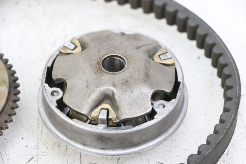 photo de VARIADOR KYMCO AGILITY 4T 50 (2018 - 2022) - Zoom estado de uso