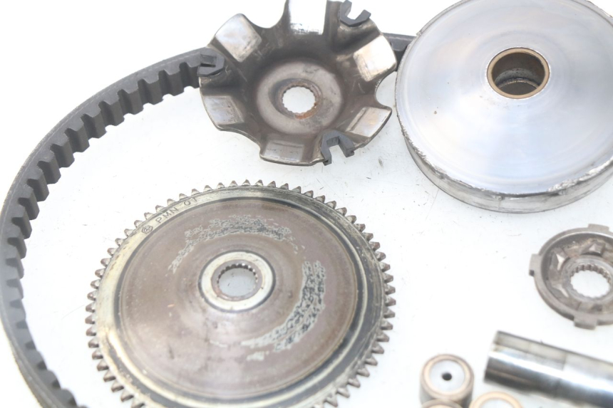 photo de VARIADOR PIAGGIO LIBERTY 4T 50 (2009 - 2015) - Primer plano técnico