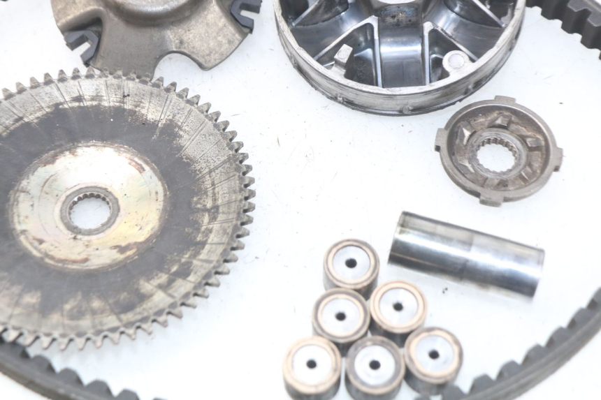 photo de VARIADOR PIAGGIO LIBERTY 4T 50 (2009 - 2015) - Estado de la superficie y material