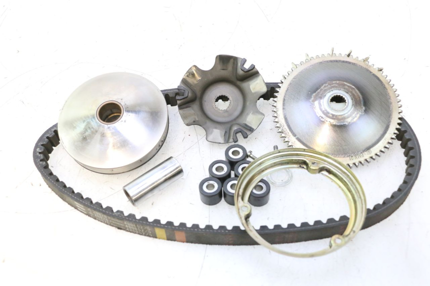 photo de VARIADOR PIAGGIO LIBERTY 50 (1998 - 2003) - Detalles de los puntos de fijación