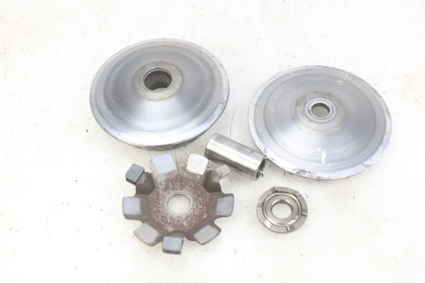 photo de VARIADOR SYM MIO 50 (2011 - 2017) - Detalles de los puntos de fijación