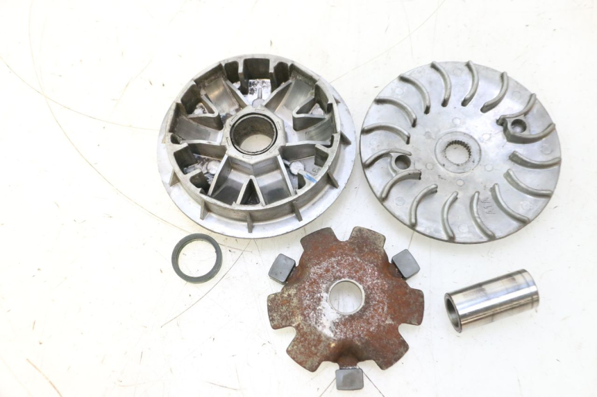 photo de VARIADOR SYM MIO 50 (2005 - 2010) - Estado de la superficie y material