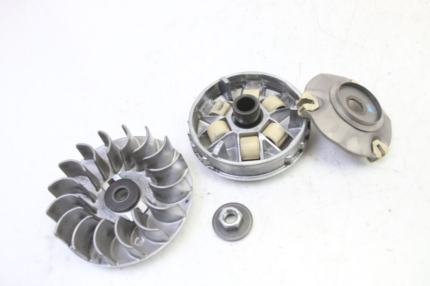 photo de VARIADOR PIAGGIO MP3 HPE 310 (2024 - 2025) - Zoom estado de uso