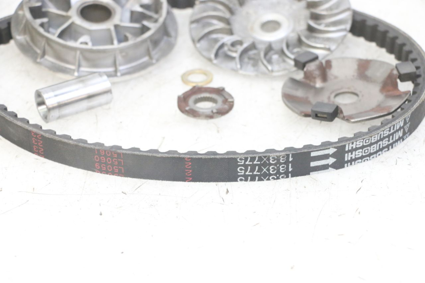 photo de VARIADOR SYM ORBIT 2 4T 50 (2008 - 2017) - Estado de la superficie y material