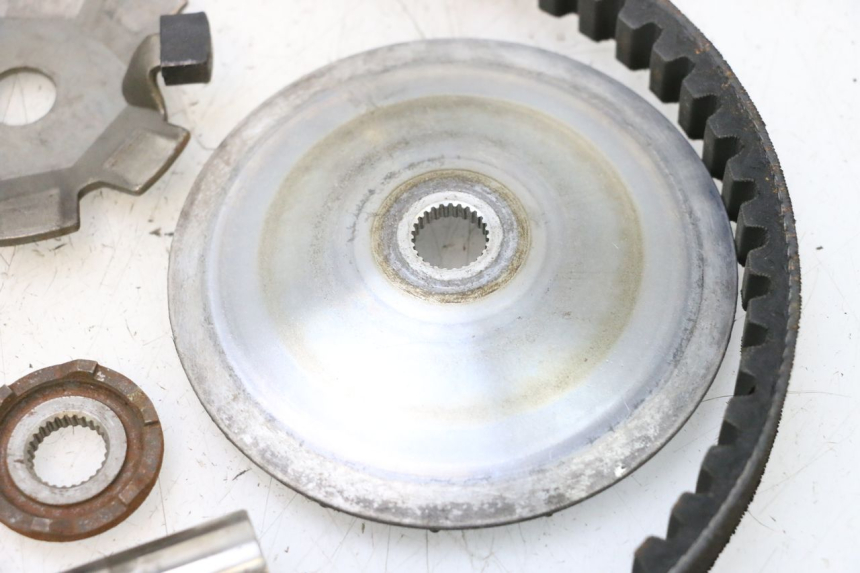 photo de VARIADOR SYM ORBIT III 3 4T 50 (2018 - 2021) - Detalles de los puntos de fijación