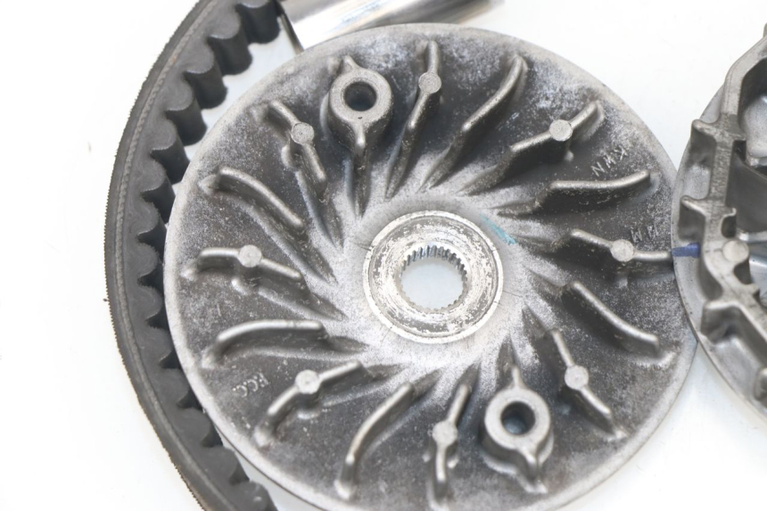 photo de VARIADOR HONDA PCX (JF28) 125 (2009 - 2011) - Detalles de los puntos de fijación