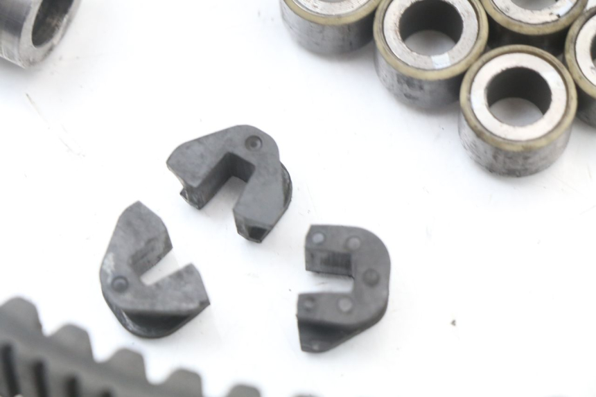 photo de VARIADOR HONDA PCX (JF47) 125 (2012 - 2013) - Detalles de los puntos de fijación