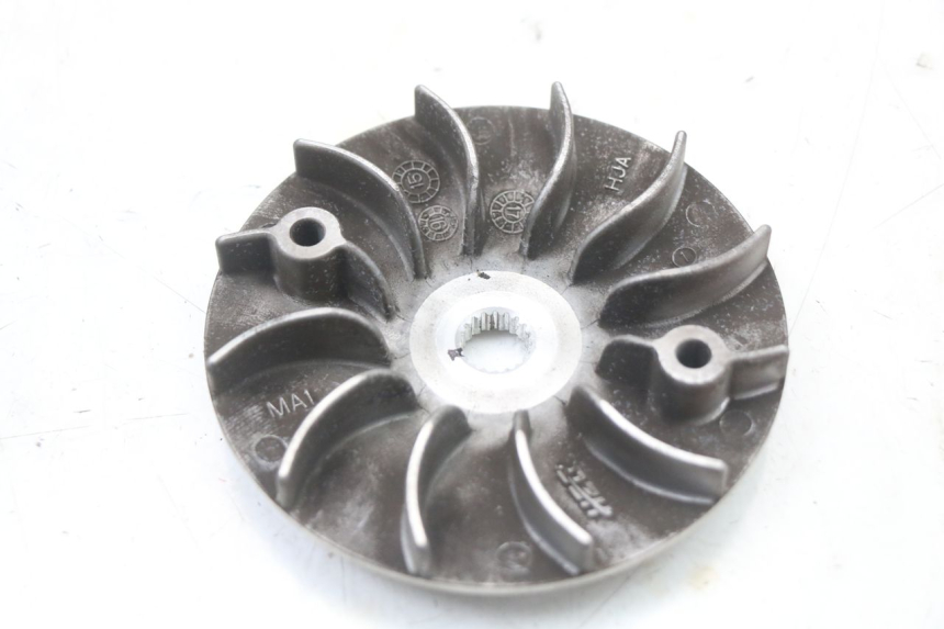 photo de VARIADOR PEUGEOT BELVILLE 125 (2017 - 2021) - Detalles de los puntos de fijación