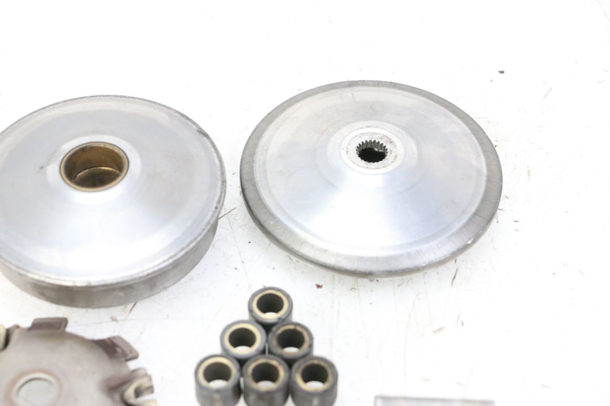 photo de VARIADOR PEUGEOT LUDIX 50 (2008 - 2017) - Detalles de los puntos de fijación