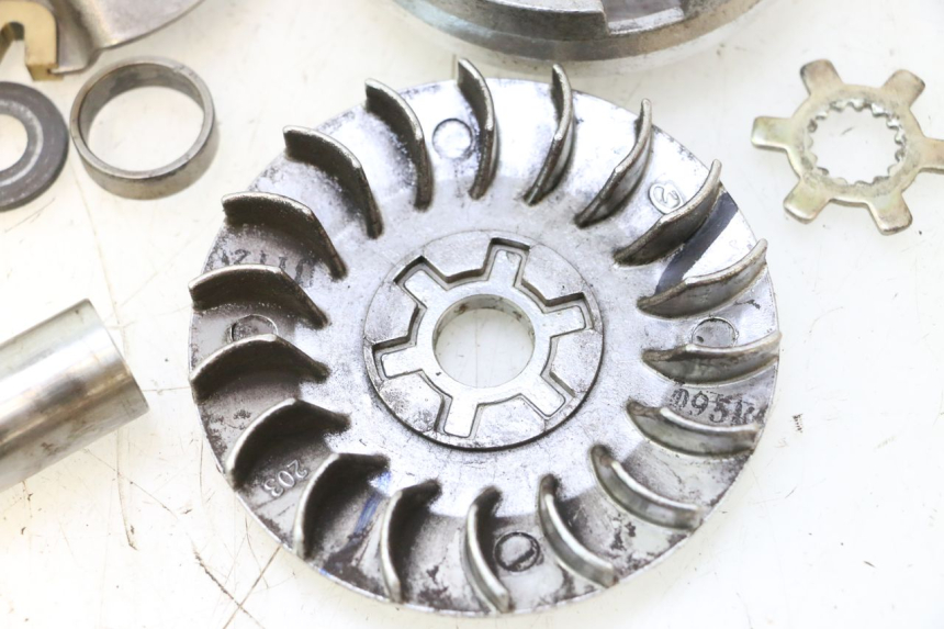 photo de VARIADOR KEEWAY RY6 2T 50 (2011 - 2019) - Características distintivas