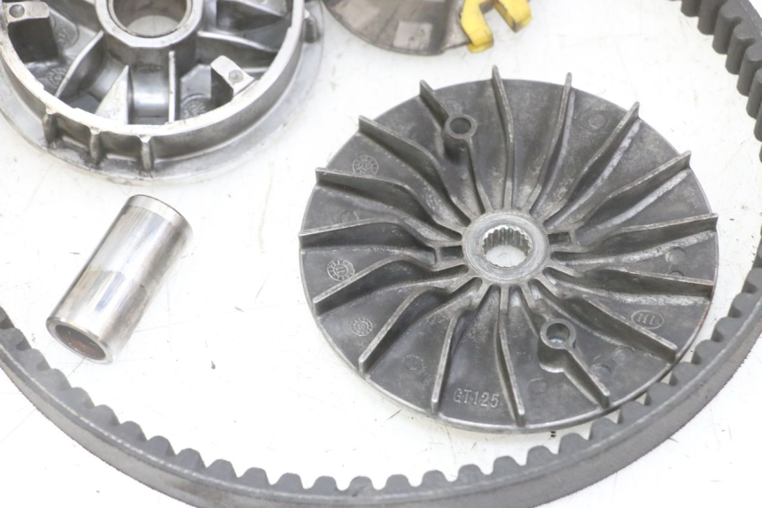 photo de VARIADOR PEUGEOT SATELIS 125 (2013 - 2018) - Estado de la superficie y material