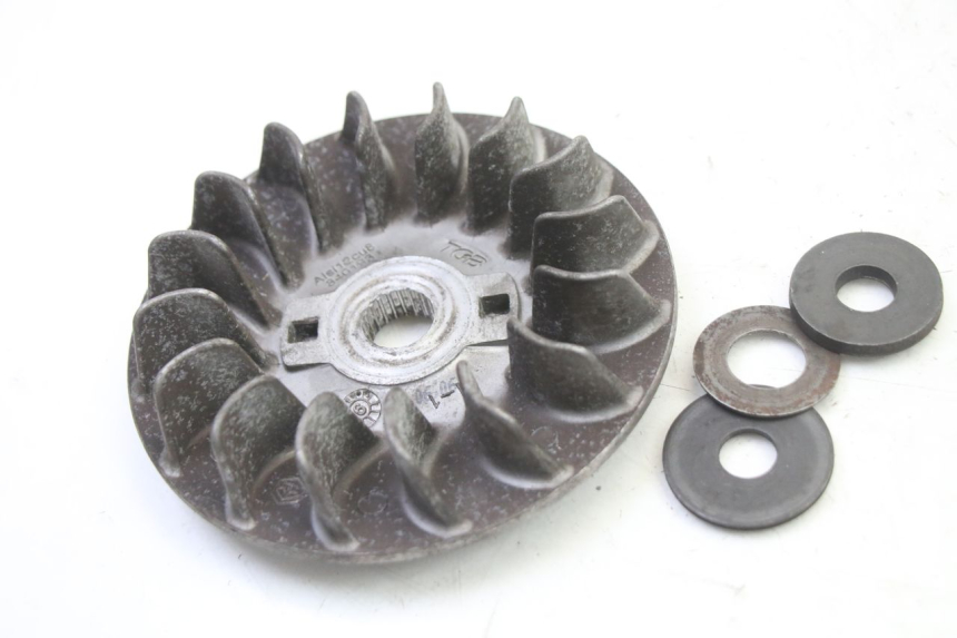 photo de VARIADOR PEUGEOT SATELIS 250 (2006 - 2012) - Detalles de los puntos de fijación