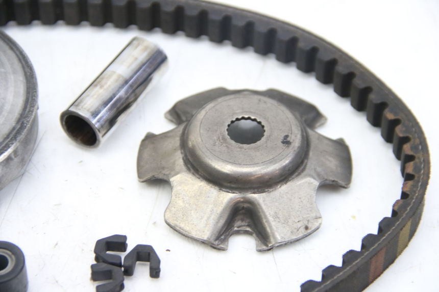 photo de VARIADOR APRILIA SCARABEO 4T 50 (2009 - 2017) - Zoom sobre los componentes