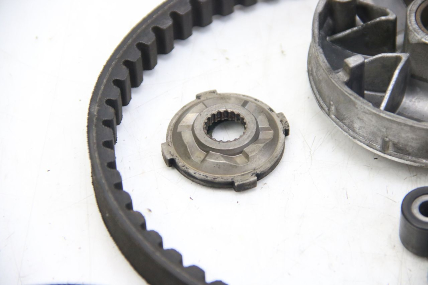 photo de VARIADOR APRILIA SCARABEO 4T 50 (2009 - 2017) - Detalles de los puntos de fijación