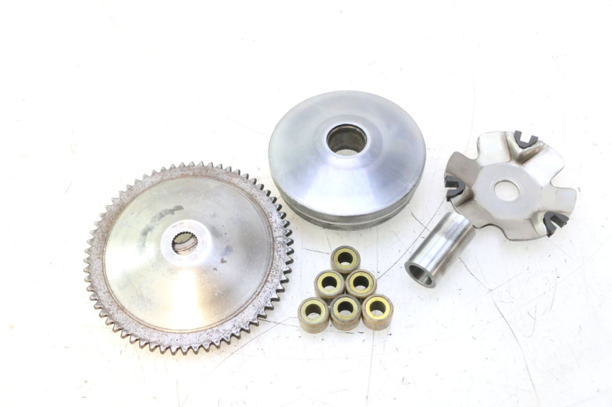 photo de VARIADOR KYMCO SUPER 8 2T 50 (2007 - 2013) - Detalles de los puntos de fijación