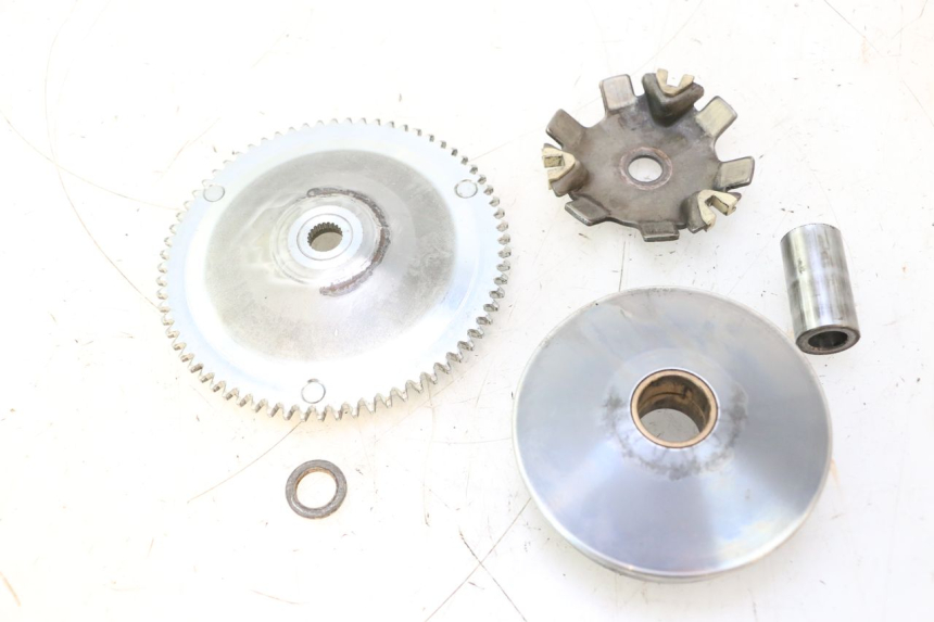 photo de VARIADOR PEUGEOT TREKKER TKR 50 (2005 - 2014) - Detalles de los puntos de fijación