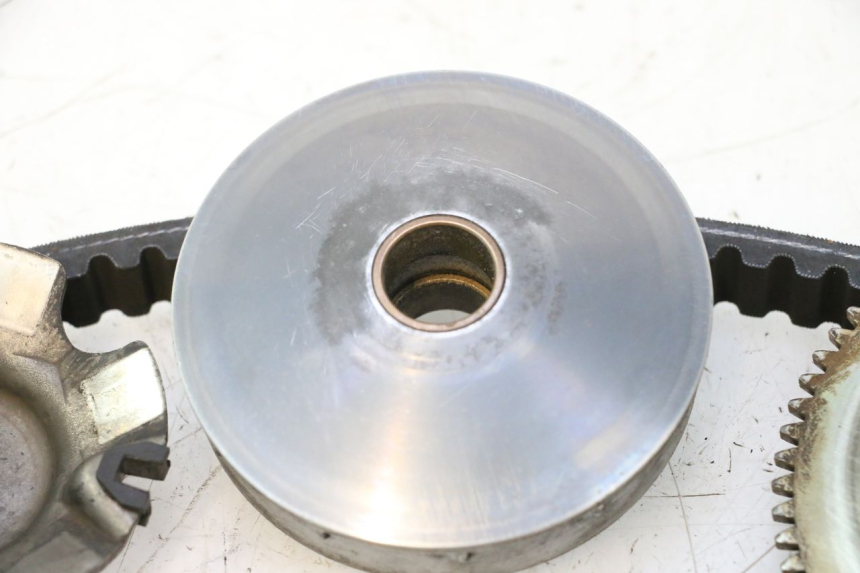 photo de VARIADOR PIAGGIO TYPHOON 50 (2000 - 2009) - Detalles de los puntos de fijación