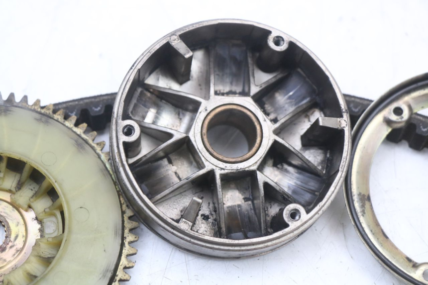 photo de VARIADOR PIAGGIO TYPHOON 80 (1994 - 1997) - Primer plano técnico