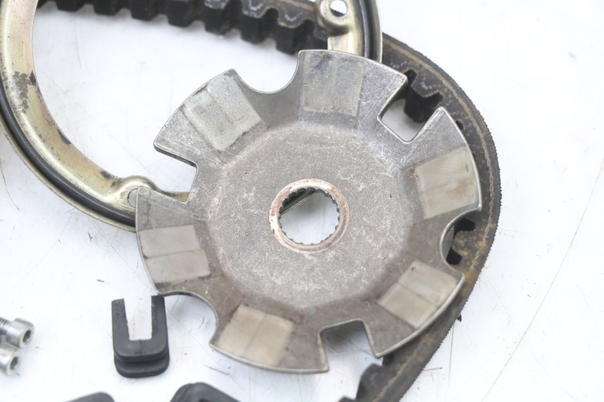 photo de VARIADOR PIAGGIO TYPHOON 80 (1994 - 1997) - Detalles de los puntos de fijación