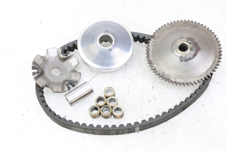 photo de VARIADOR UNIVERSAL BIKE ZN50QT-11B 50 (2018 - 2021) - Primer plano técnico