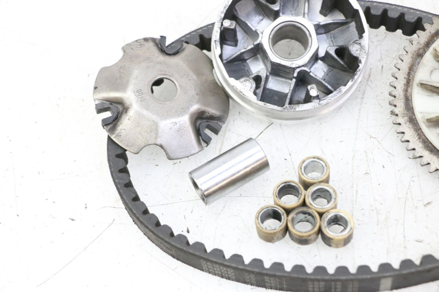 photo de VARIADOR UNIVERSAL BIKE ZN50QT-11B 50 (2018 - 2021) - Recambio usado revisado