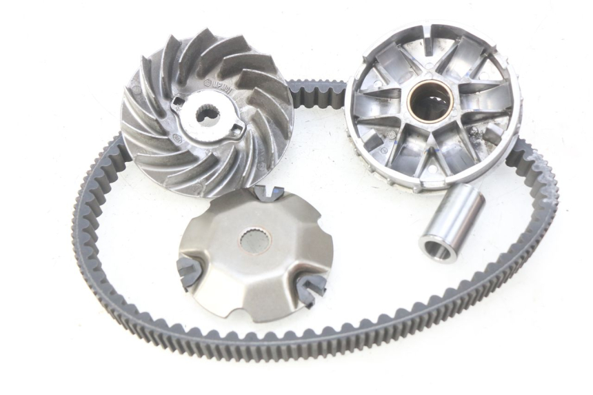 photo de VARIADOR PIAGGIO VESPA GTS IGET ABS 125 (2017 - 2023) - Vista principal