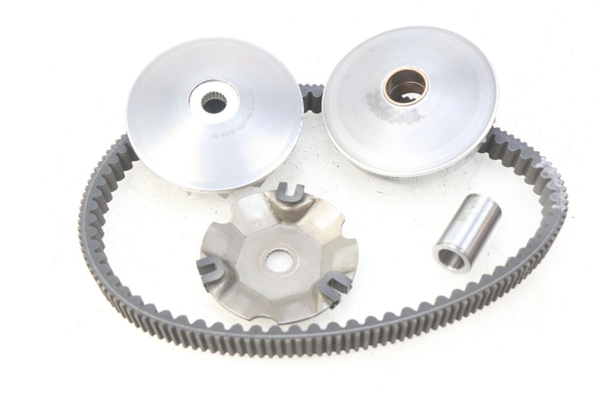 photo de VARIADOR PIAGGIO VESPA GTS IGET ABS 125 (2017 - 2023) - Detalles de los puntos de fijación