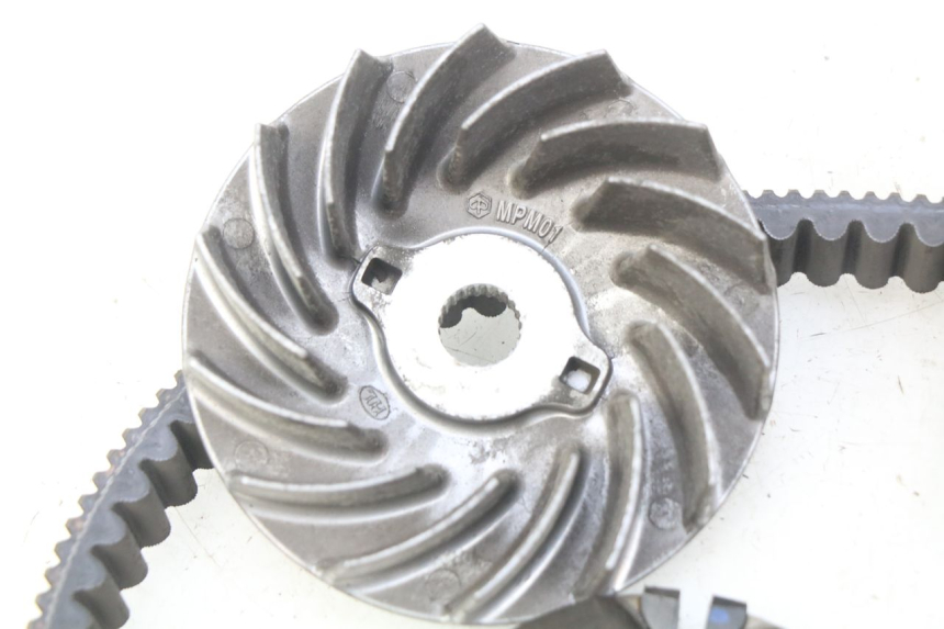 photo de VARIADOR PIAGGIO VESPA GTS IGET ABS 125 (2017 - 2023) - Recambio usado revisado