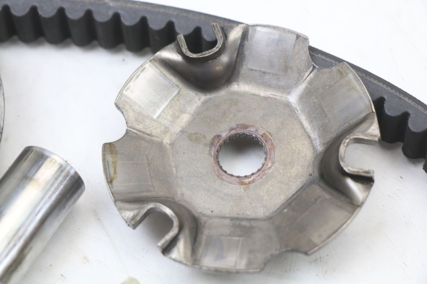 photo de VARIADOR PIAGGIO VESPA LX 125 (2005 - 2010) - Detalles de los puntos de fijación