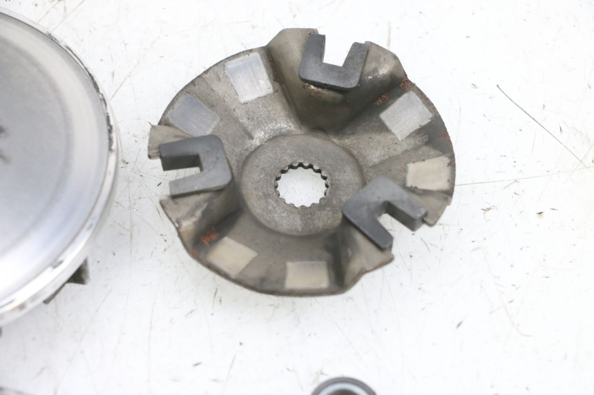 photo de VARIADOR YAMAHA XMAX X-MAX ABS 125 (2017 - 2020) - Primer plano técnico