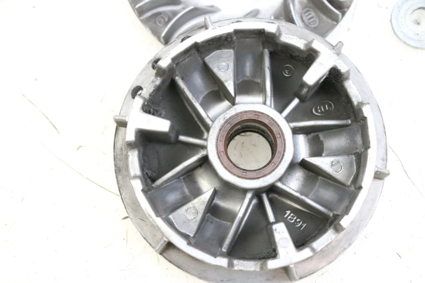 photo de VARIADOR YAMAHA XMAX X-MAX ABS 125 (2017 - 2020) - Recambio usado revisado