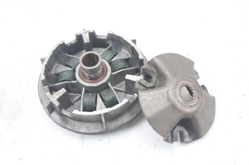 photo de VARIADOR YAMAHA XMAX X-MAX 125 (2006 - 2009) - Primer plano técnico