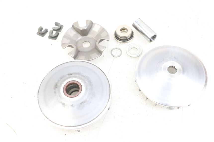 photo de VARIADOR YAMAHA XMAX X-MAX 125 (2006 - 2009) - Primer plano técnico