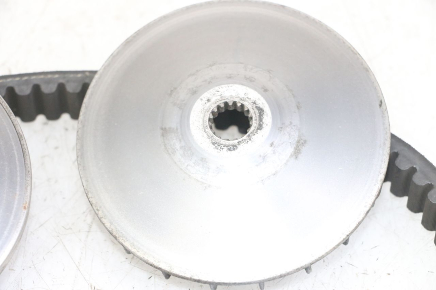 photo de VARIADOR YAMAHA XMAX X-MAX 125 (2006 - 2009) - Primer plano técnico